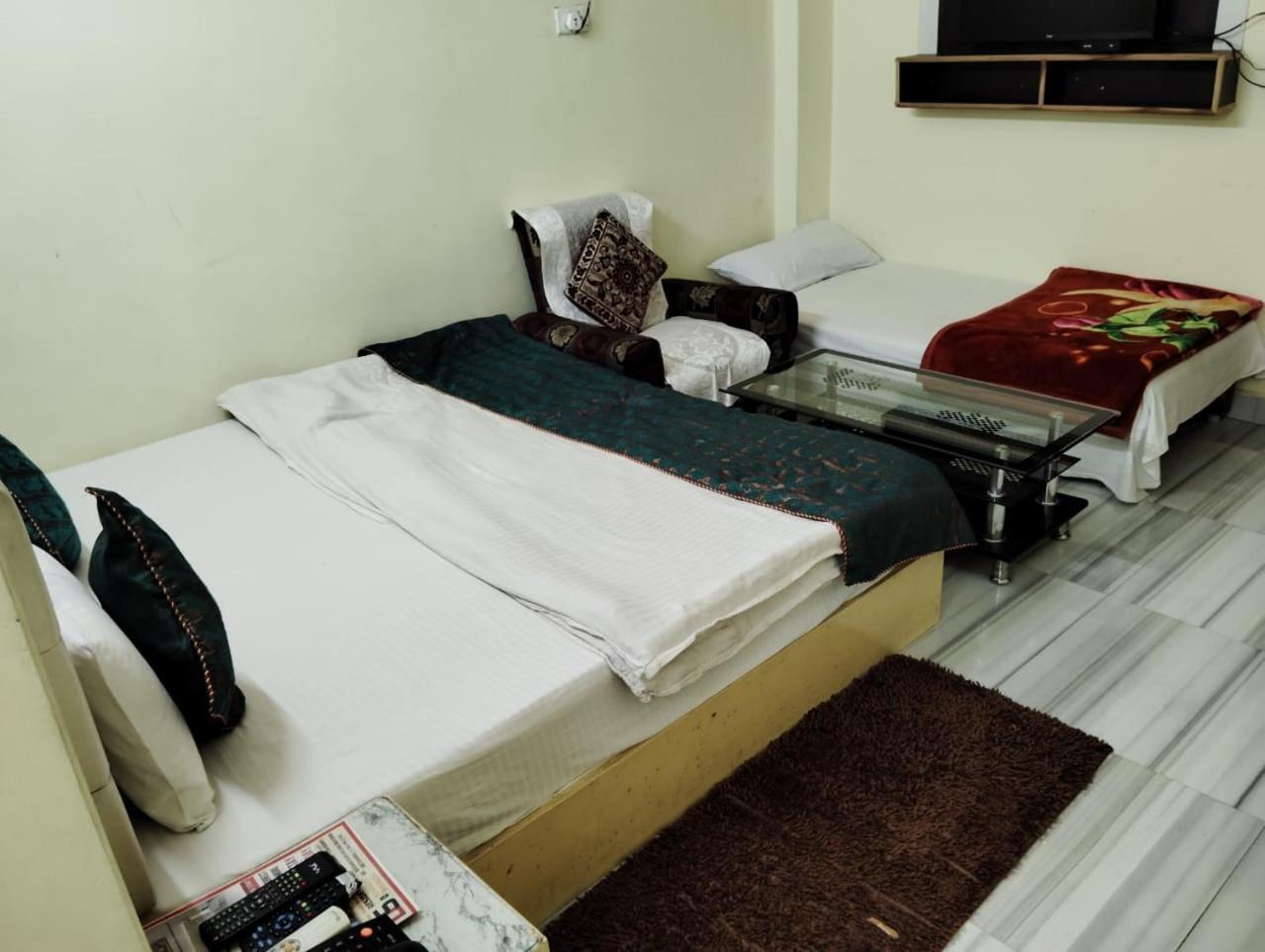 Ds Residency Varanasi-Prime Location-Parking Exterior foto
