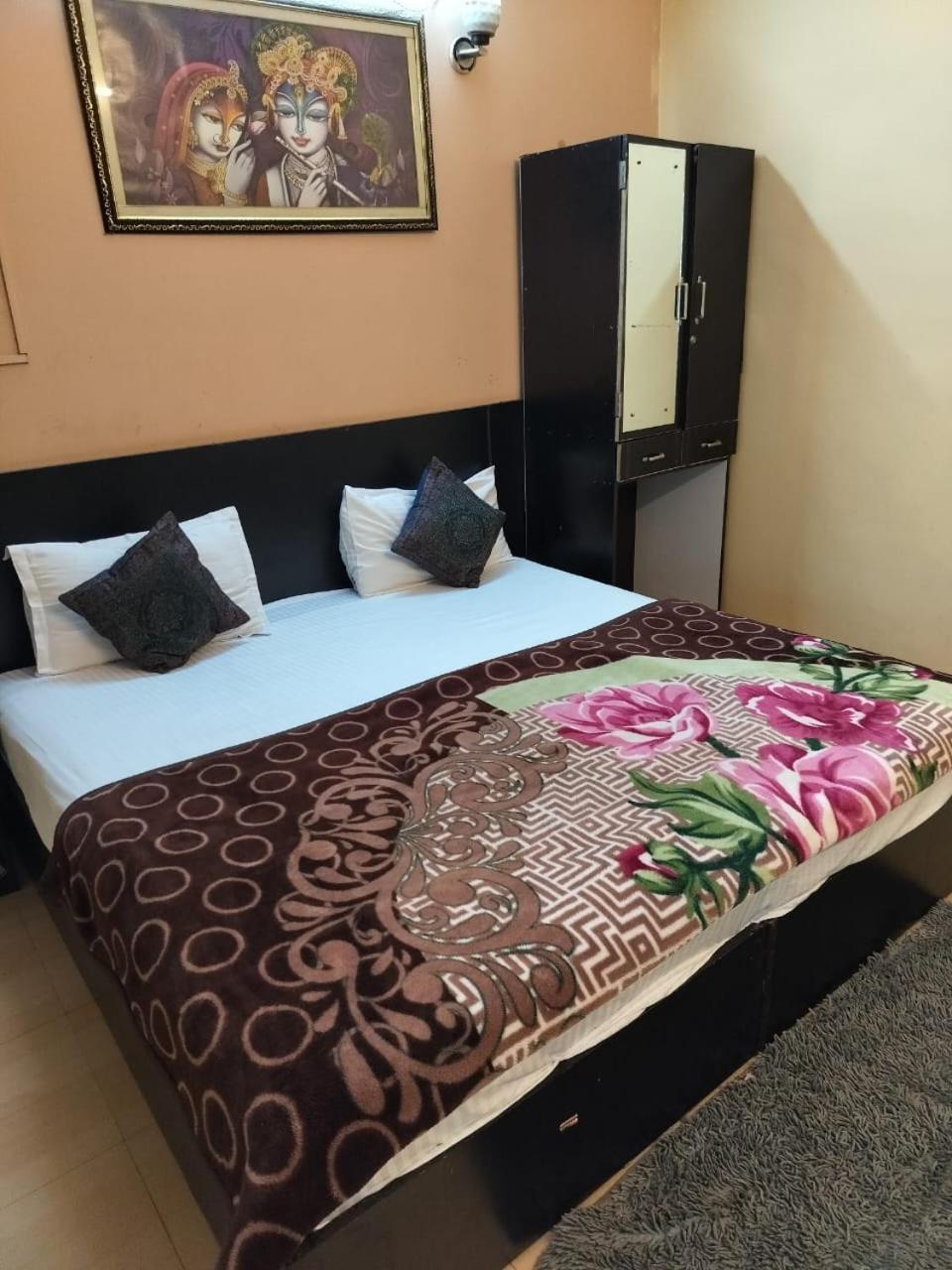 Ds Residency Varanasi-Prime Location-Parking Exterior foto