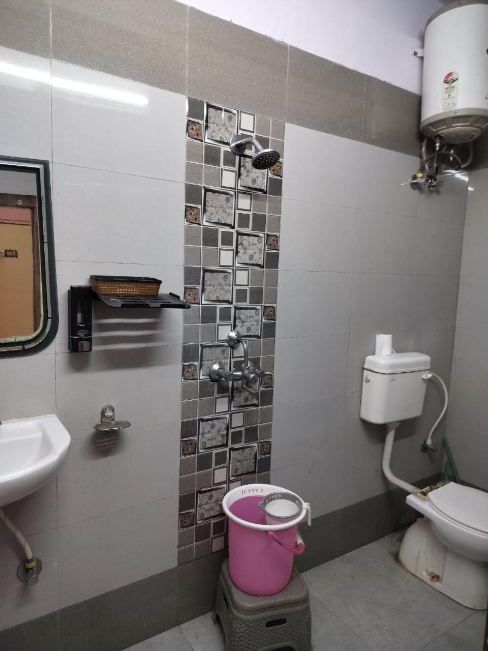 Ds Residency Varanasi-Prime Location-Parking Exterior foto