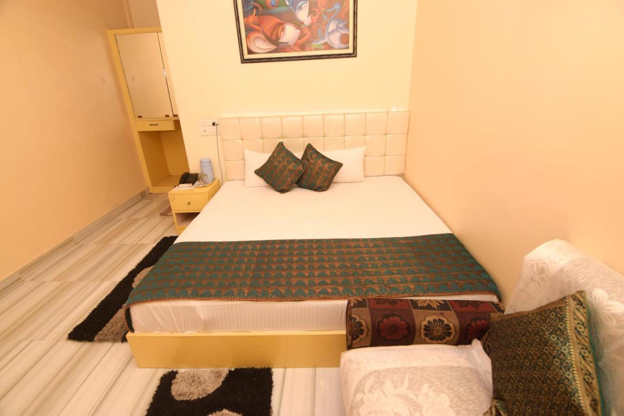 Ds Residency Varanasi-Prime Location-Parking Exterior foto